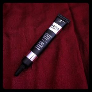 It Cosmetics Bye Bye Undereye Concealer